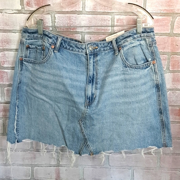 American Eagle Outfitters Dresses & Skirts - NWT American Eagle Denim Skirt | Size 18